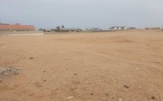 House For Sale in Henties Bay Central, Henties Bay