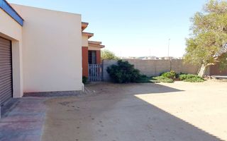 Office / Retail / Mixed Use For Sale in Henties Bay Central,...