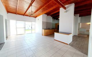 6 Bedroom House For Sale in Henties Bay Central, Henties Bay