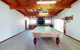 6 Bedroom House For Sale in Henties Bay Central, Henties Bay