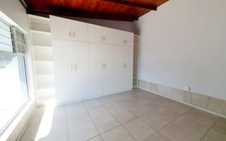 6 Bedroom House For Sale in Henties Bay Central, Henties Bay