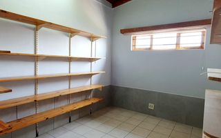 6 Bedroom House For Sale in Henties Bay Central, Henties Bay