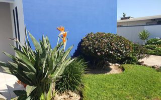6 Bedroom House For Sale in Henties Bay Central, Henties Bay