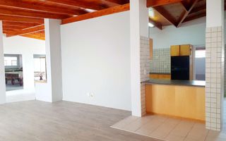 6 Bedroom House For Sale in Henties Bay Central, Henties Bay