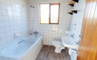 6 Bedroom House For Sale in Henties Bay Central, Henties Bay