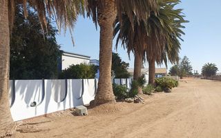 6 Bedroom House For Sale in Henties Bay Central, Henties Bay
