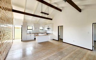 3 Bedroom House For Sale in Henties Bay Central, Henties Bay