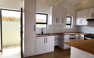 3 Bedroom House For Sale in Henties Bay Central, Henties Bay