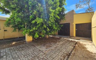 3 Bedroom House For Sale in Henties Bay Central, Henties Bay