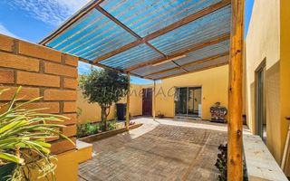 3 Bedroom House For Sale in Henties Bay Central, Henties Bay