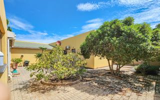 3 Bedroom House For Sale in Henties Bay Central, Henties Bay