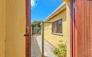 3 Bedroom House For Sale in Henties Bay Central, Henties Bay