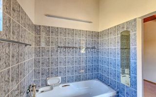 3 Bedroom House For Sale in Henties Bay Central, Henties Bay