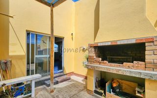 3 Bedroom House For Sale in Henties Bay Central, Henties Bay