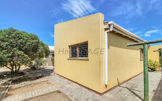 3 Bedroom House For Sale in Henties Bay Central, Henties Bay