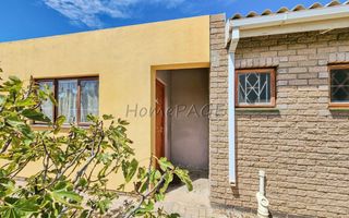 3 Bedroom House For Sale in Henties Bay Central, Henties Bay