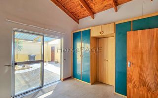 3 Bedroom House For Sale in Henties Bay Central, Henties Bay