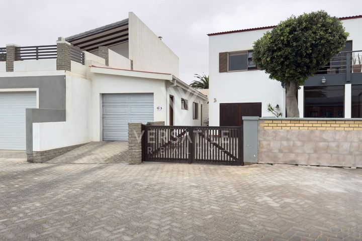 5 Bedroom House For Sale in Vineta, Swakopmund