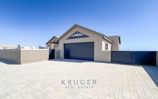 3 Bedroom House For Sale in Mile 4 Extension 1, Swakopmund