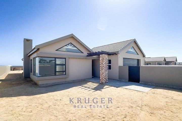 3 Bedroom House For Sale in Mile 4 Extension 1, Swakopmund