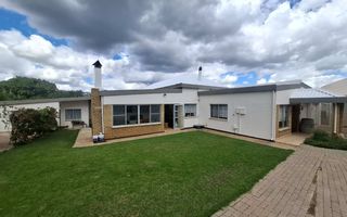 3 Bedroom House For Sale in Olympia, Windhoek