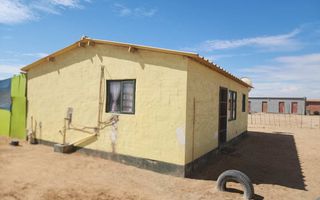 3 Bedroom House For Sale in Henties Bay Central, Henties Bay