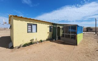 3 Bedroom House For Sale in Henties Bay Central, Henties Bay
