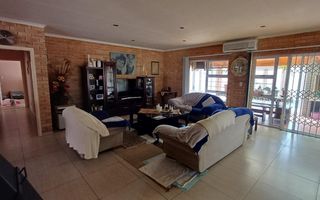 5 Bedroom House For Sale in Walvis Bay Central