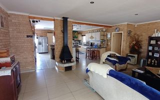 5 Bedroom House For Sale in Walvis Bay Central