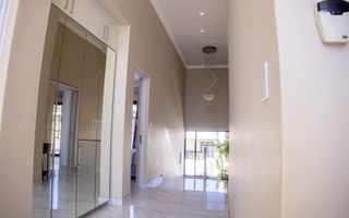 5 Bedroom House For Sale in Kleine Kuppe, Windhoek