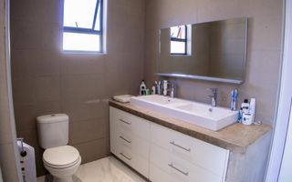 5 Bedroom House For Sale in Kleine Kuppe, Windhoek