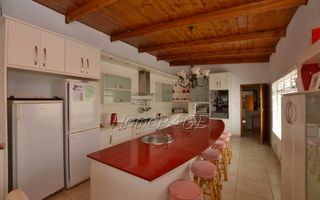 7 Bedroom House For Sale in Henties Bay Central, Henties Bay