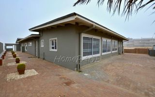 7 Bedroom House For Sale in Henties Bay Central, Henties Bay