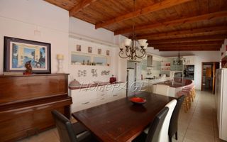 7 Bedroom House For Sale in Henties Bay Central, Henties Bay