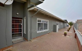 7 Bedroom House For Sale in Henties Bay Central, Henties Bay
