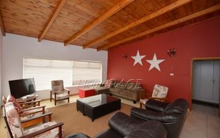 7 Bedroom House For Sale in Henties Bay Central, Henties Bay