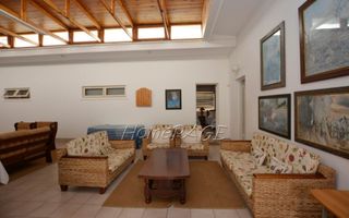 7 Bedroom House For Sale in Henties Bay Central, Henties Bay