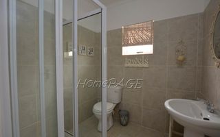 7 Bedroom House For Sale in Henties Bay Central, Henties Bay