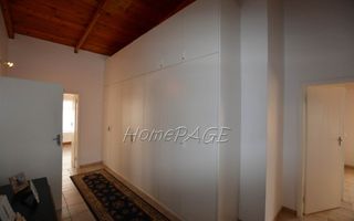 7 Bedroom House For Sale in Henties Bay Central, Henties Bay