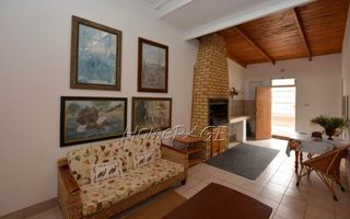 7 Bedroom House For Sale in Henties Bay Central, Henties Bay