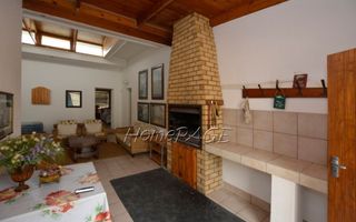 7 Bedroom House For Sale in Henties Bay Central, Henties Bay
