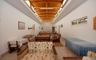 7 Bedroom House For Sale in Henties Bay Central, Henties Bay