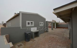 7 Bedroom House For Sale in Henties Bay Central, Henties Bay