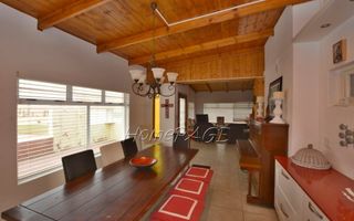 7 Bedroom House For Sale in Henties Bay Central, Henties Bay