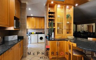 4 Bedroom House For Sale in Windhoek Country Club, Windhoek