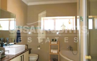 3 Bedroom House To Rent in Long Beach