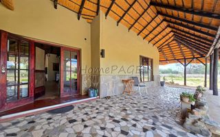 5 Bedroom Small Holding / Plot For Sale in Usakos