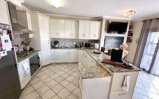 3 Bedroom House For Sale in Dolphin Beach