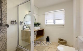 3 Bedroom Apartment For Sale in Swakopmund Central, Swakopmu...