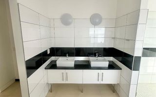 5 Bedroom House For Sale in Afrodite Beach